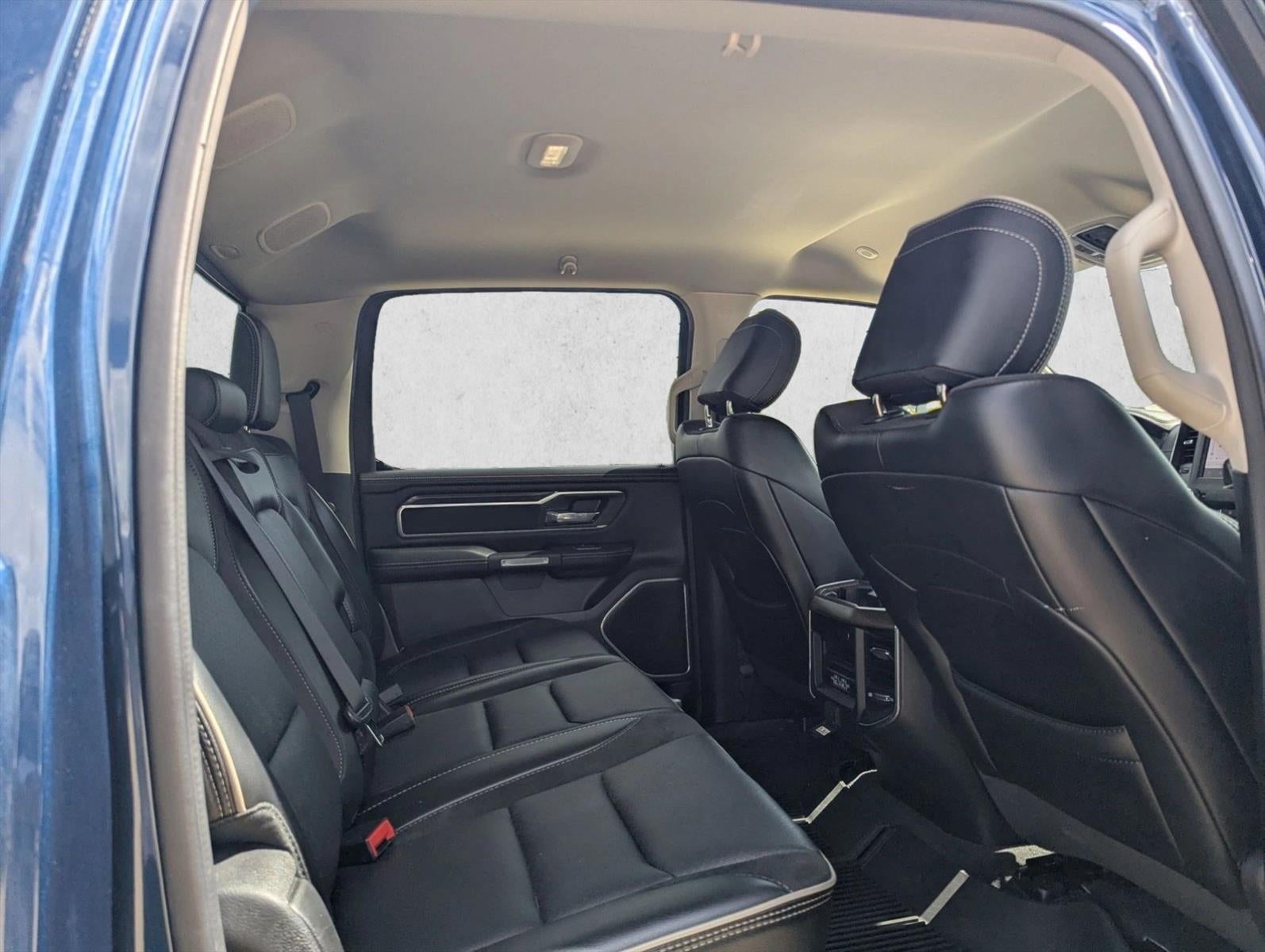 2022 RAM 1500 Laramie Crew Cab 4x2 5'7" Box