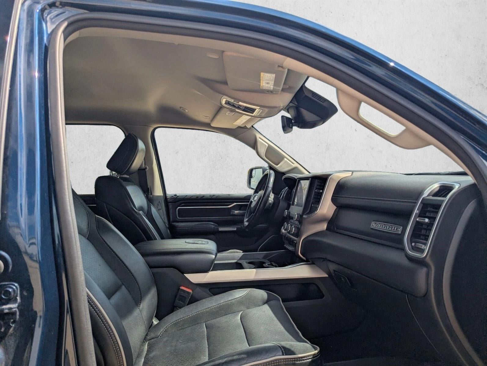 2022 RAM 1500 Laramie Crew Cab 4x2 5'7" Box