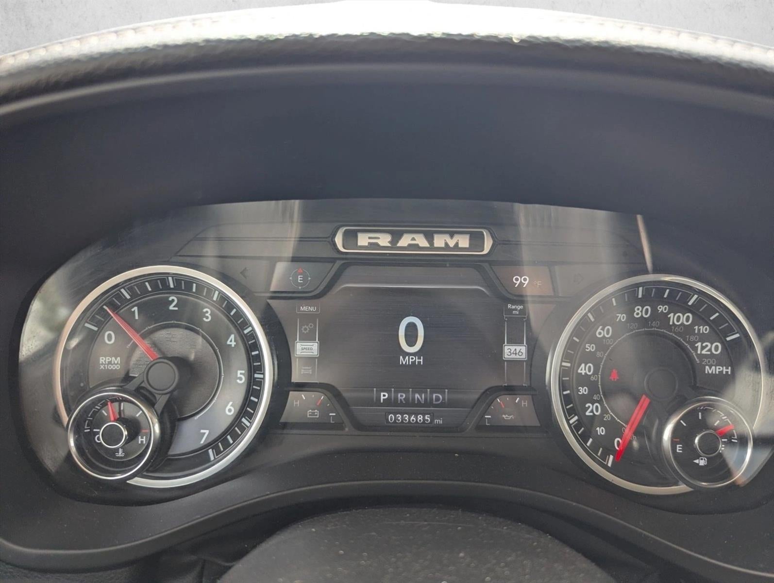 2022 RAM 1500 Laramie Crew Cab 4x2 5'7" Box