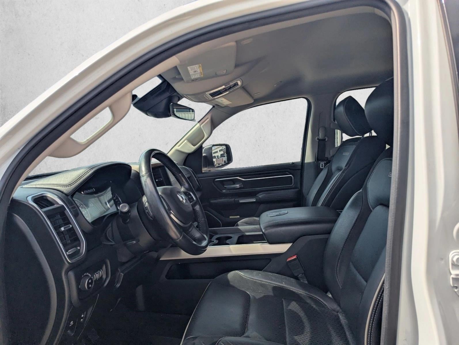 2022 RAM 1500 Laramie Crew Cab 4x2 5'7" Box