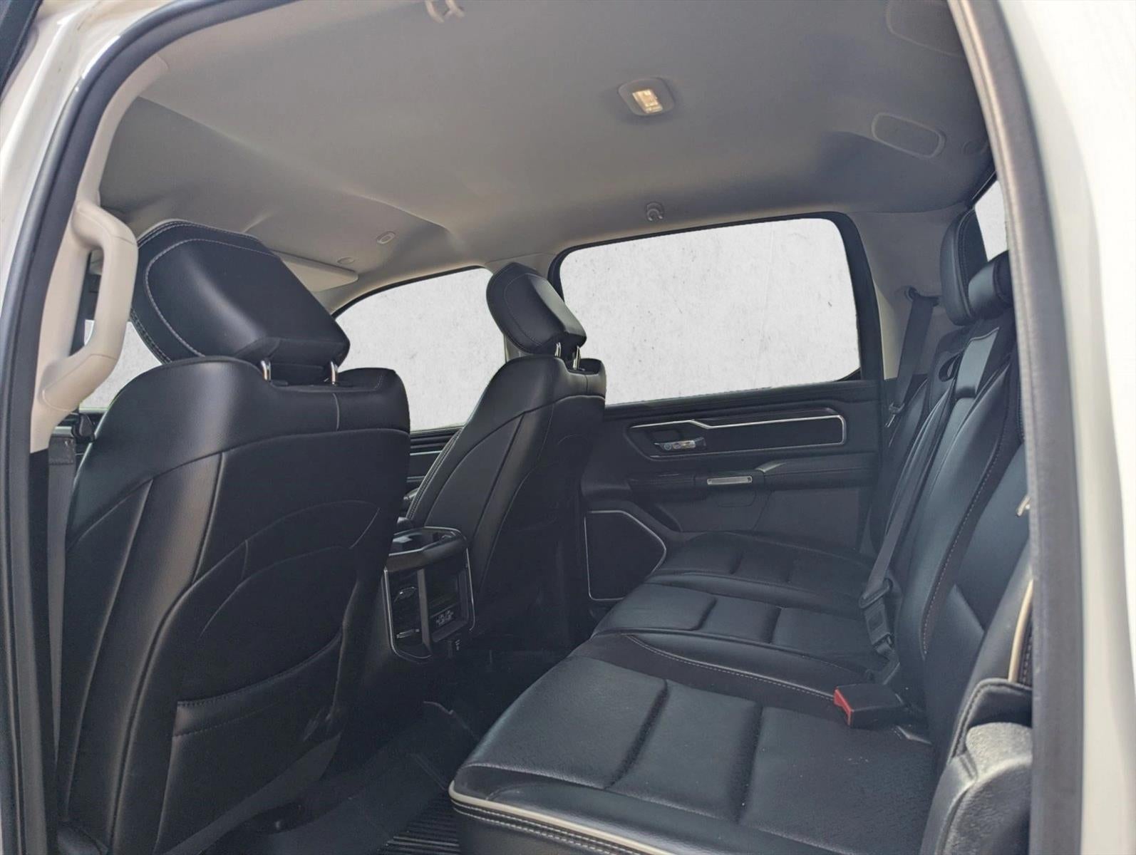 2022 RAM 1500 Laramie Crew Cab 4x2 5'7" Box