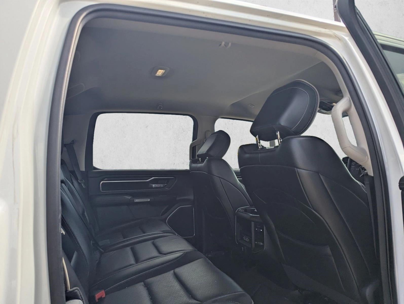 2022 RAM 1500 Laramie Crew Cab 4x2 5'7" Box
