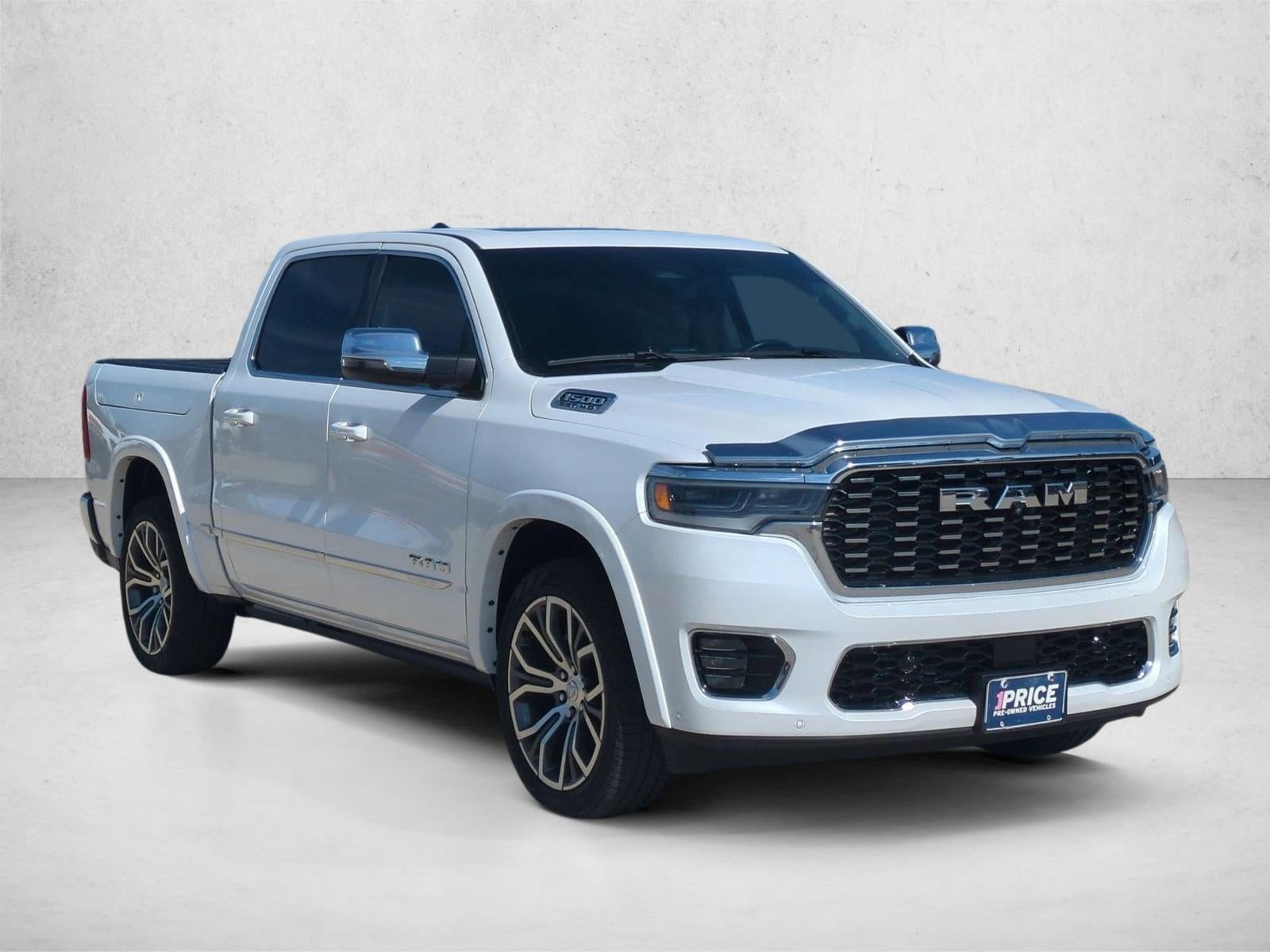 2025 RAM 1500 Tungsten Crew Cab 4x4 5'7" Box