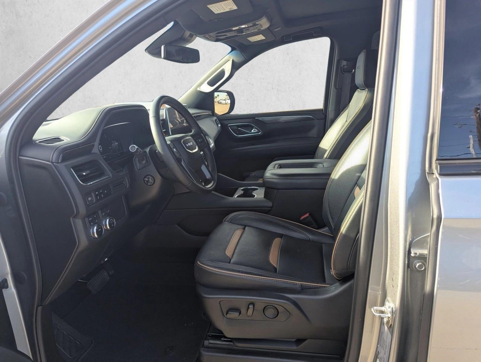 2023 GMC Yukon XL AT4