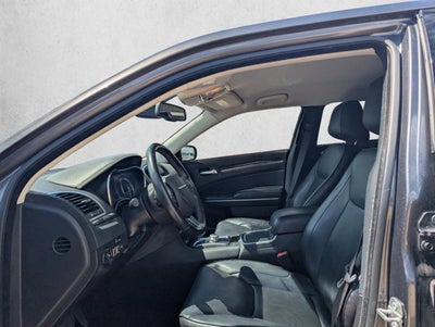 2022 Chrysler 300 Touring L