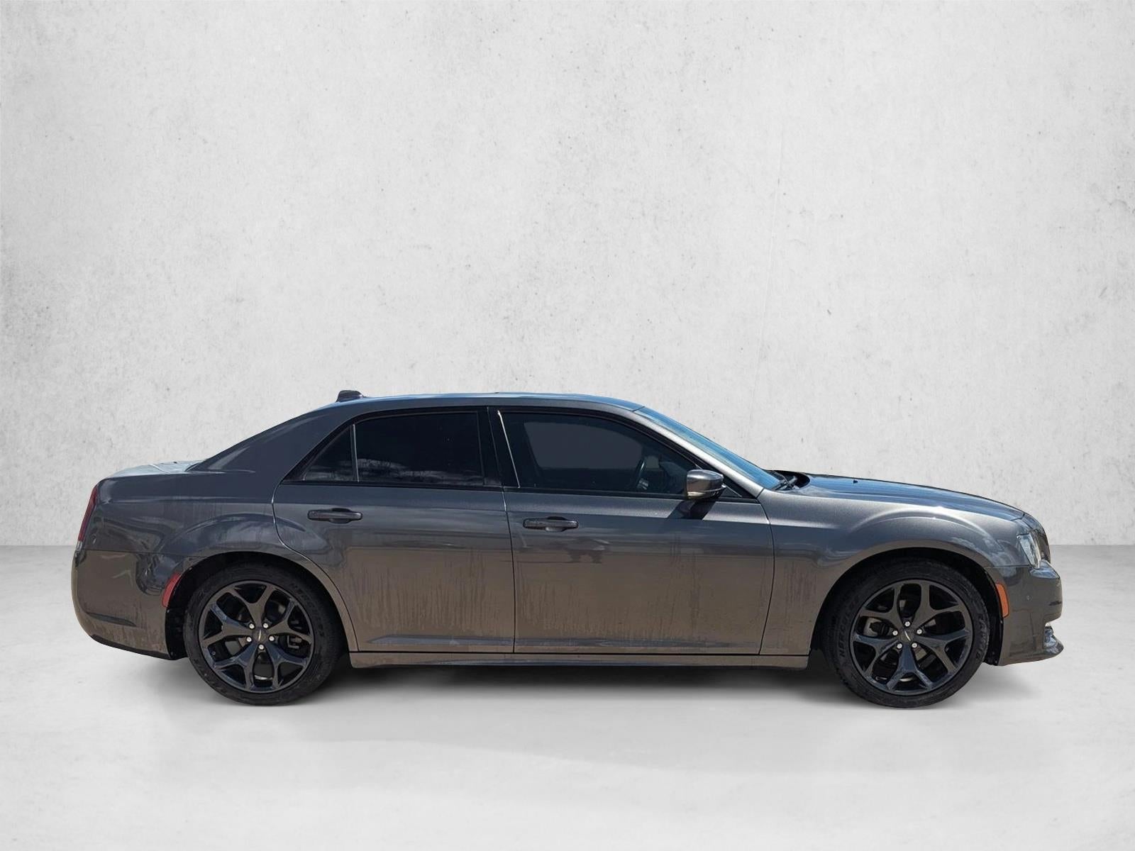 2022 Chrysler 300 Touring L