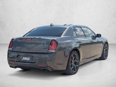 2022 Chrysler 300 Touring L