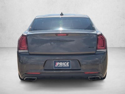 2022 Chrysler 300 Touring L
