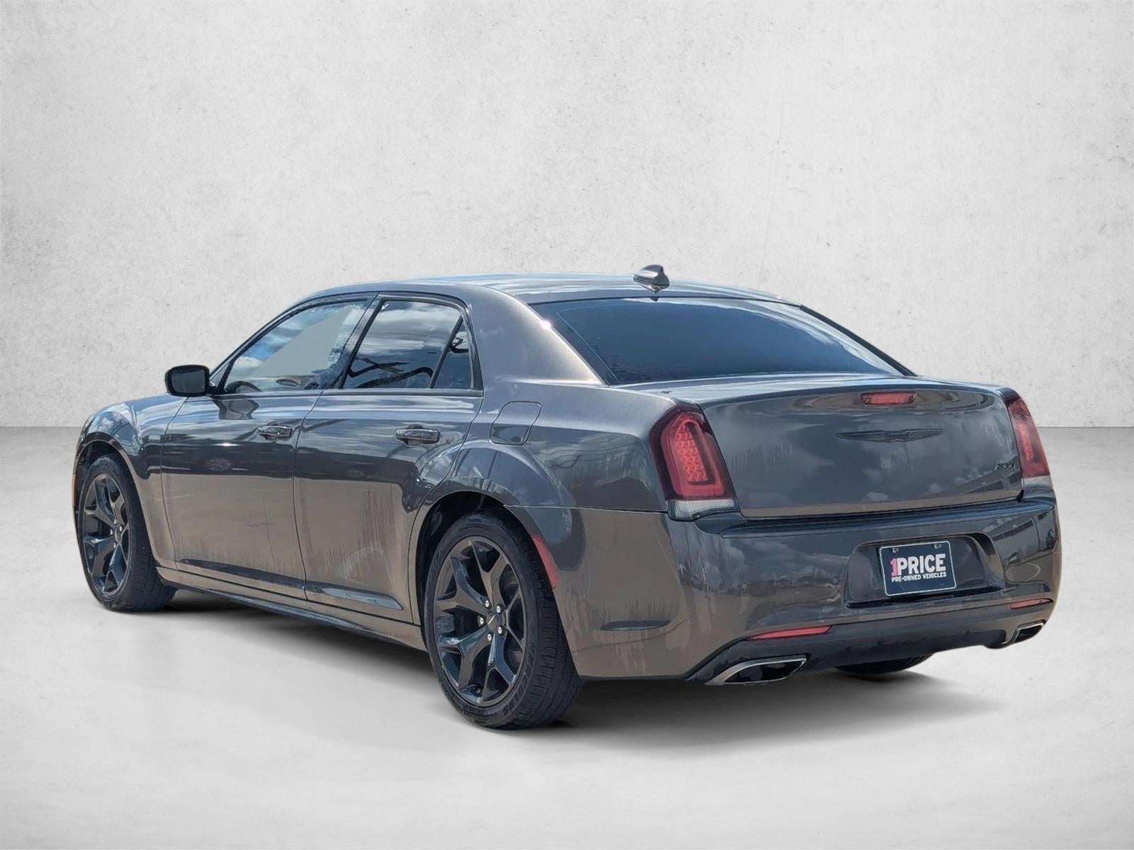 2022 Chrysler 300 Touring L