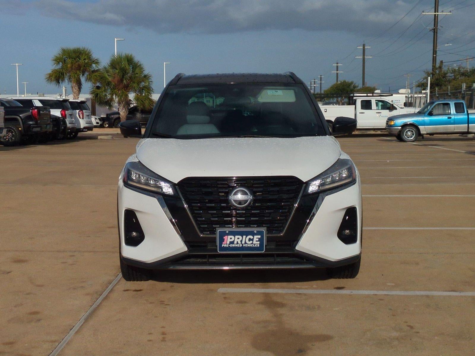 2023 Nissan Kicks SR