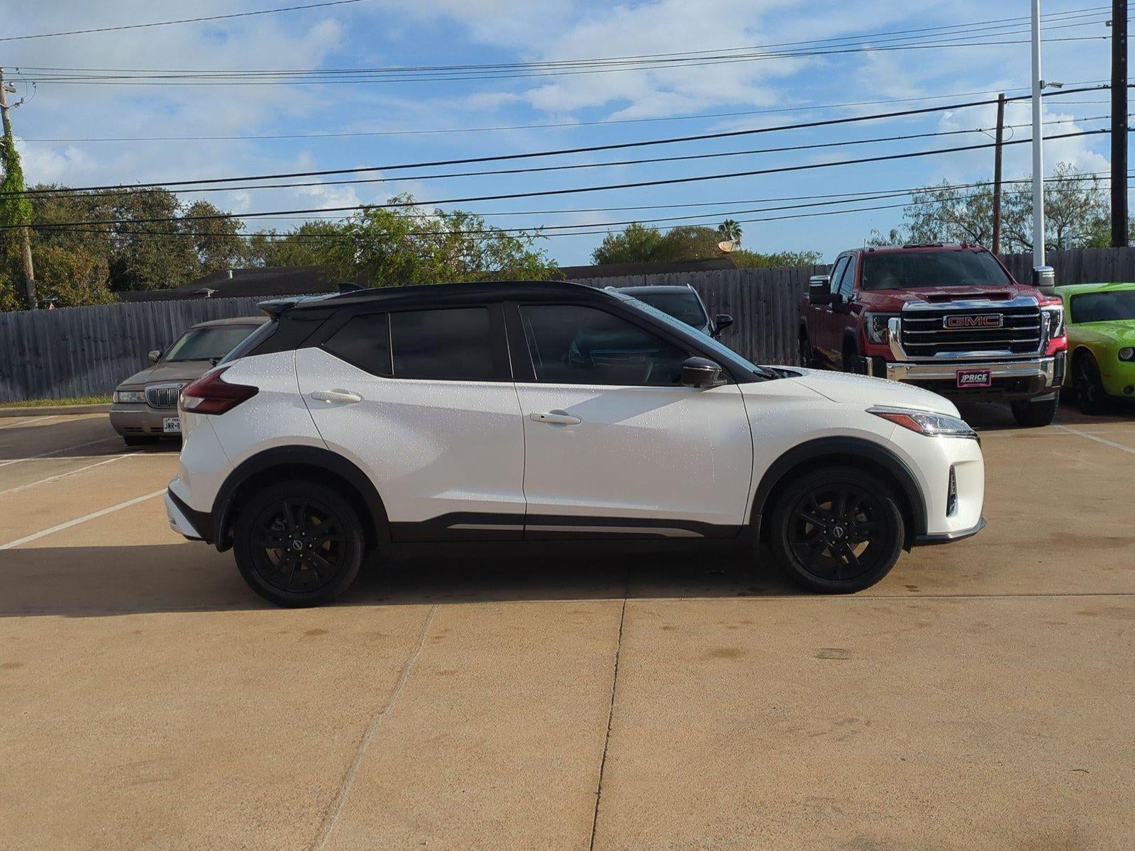 2023 Nissan Kicks SR