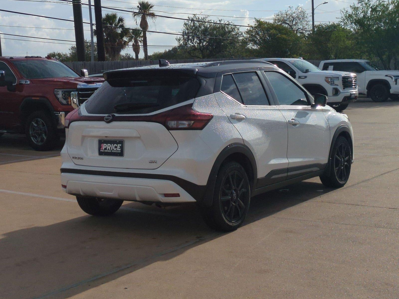 2023 Nissan Kicks SR