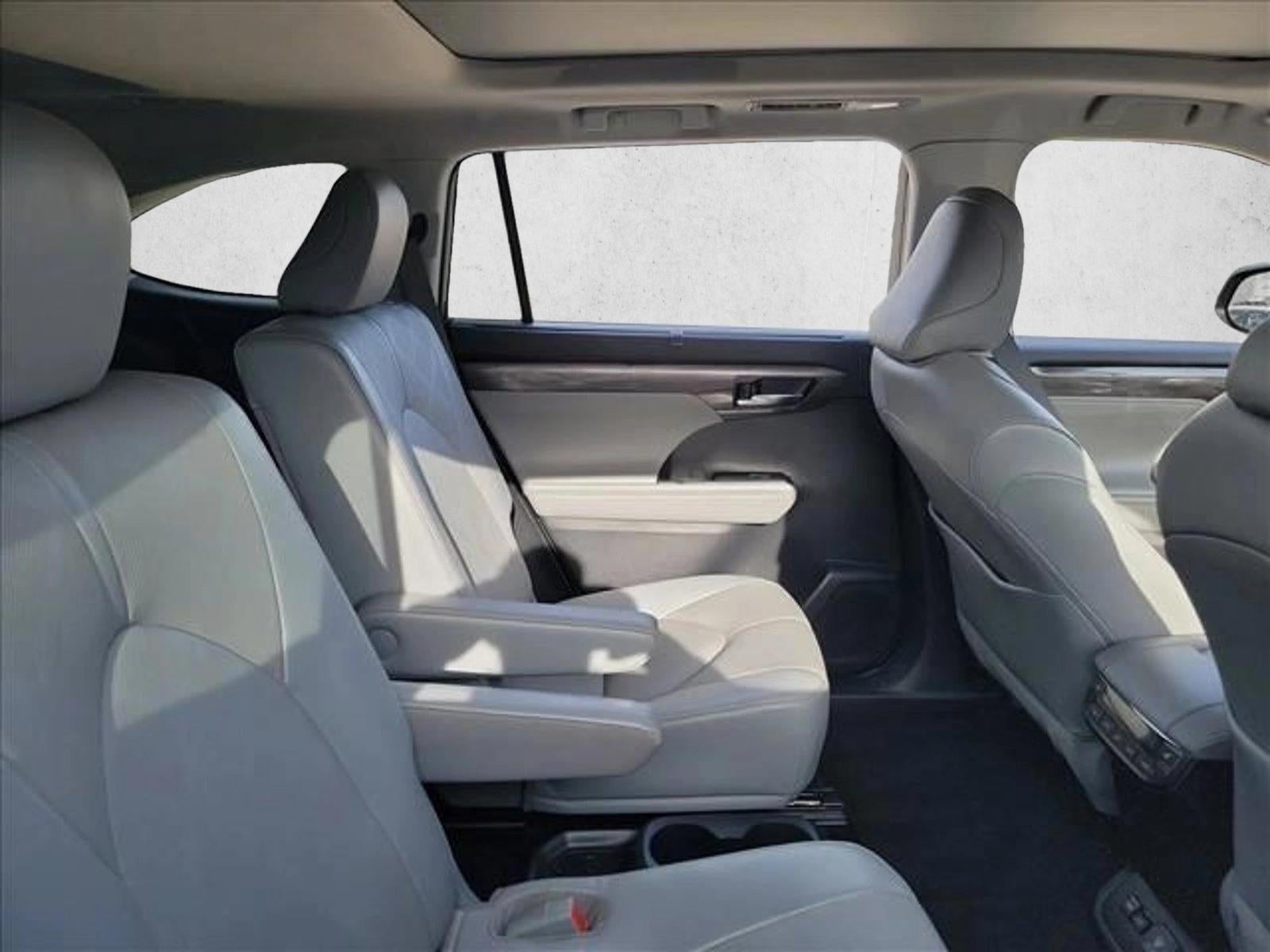 2022 Toyota Highlander Platinum