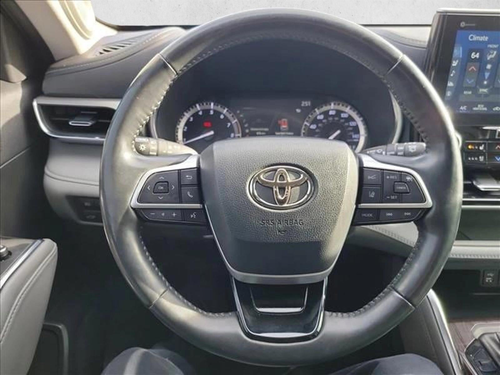 2022 Toyota Highlander Platinum