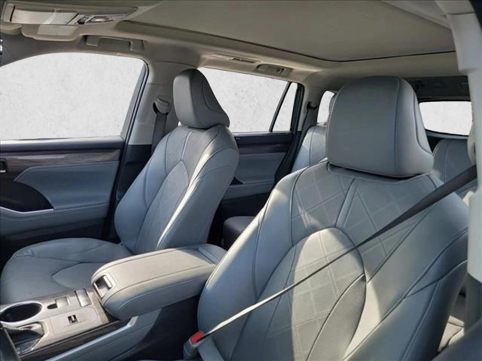 2022 Toyota Highlander Platinum