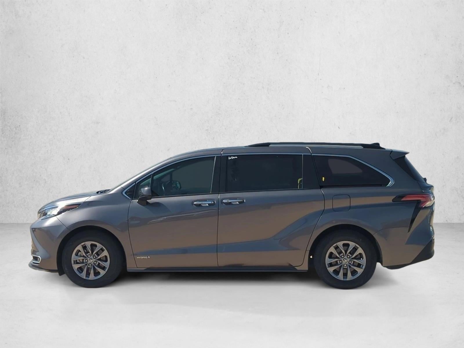 2021 Toyota Sienna XLE