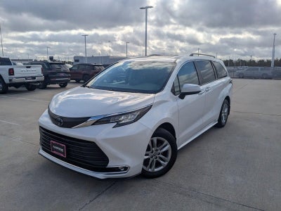 2023 Toyota Sienna XLE