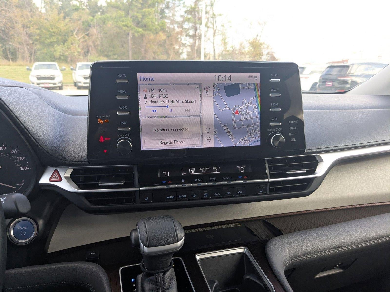 2023 Toyota Sienna XLE