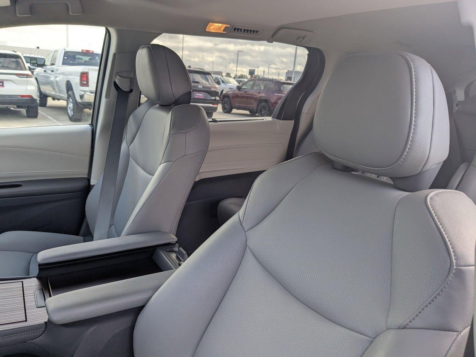 2023 Toyota Sienna XLE