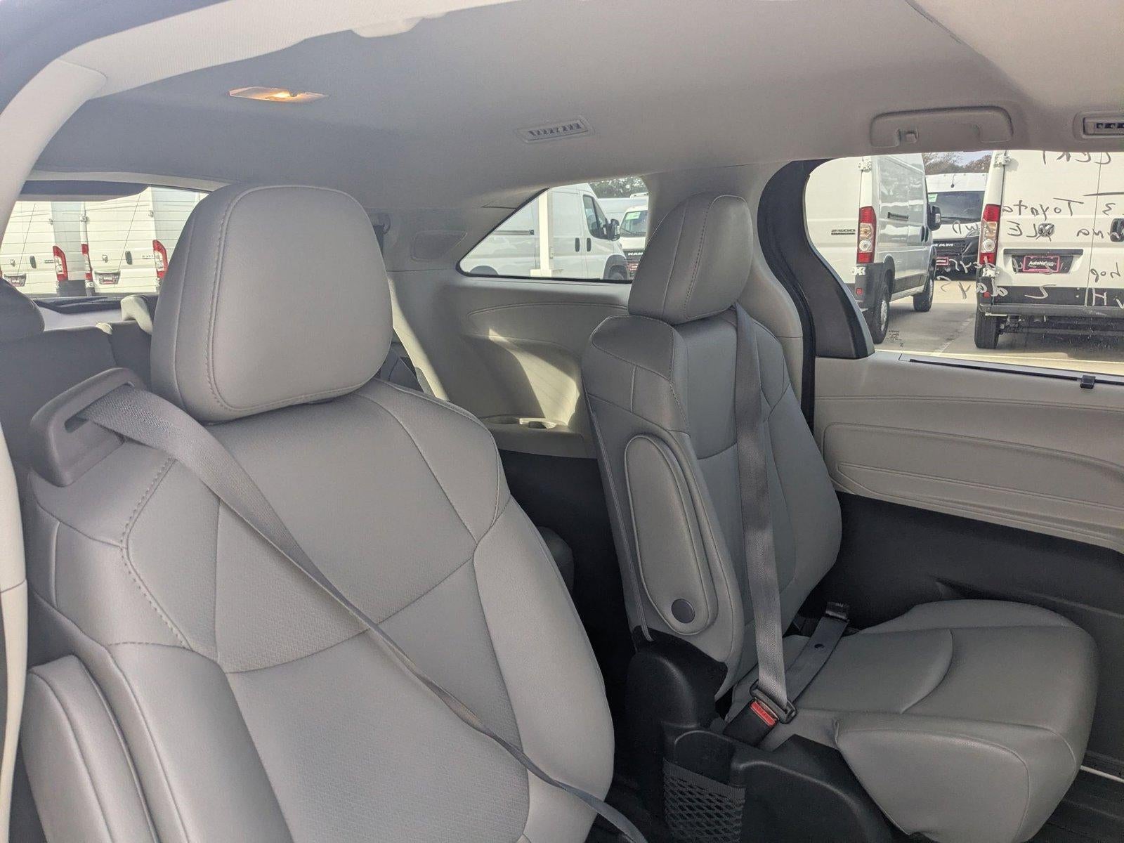 2023 Toyota Sienna XLE