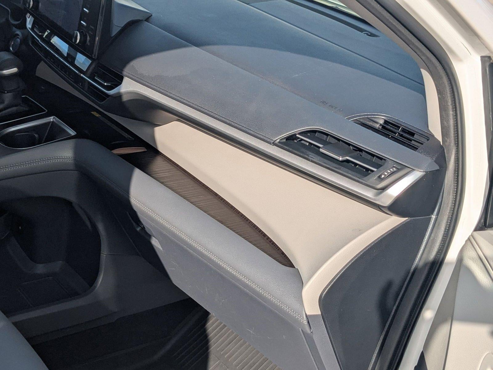 2023 Toyota Sienna XLE