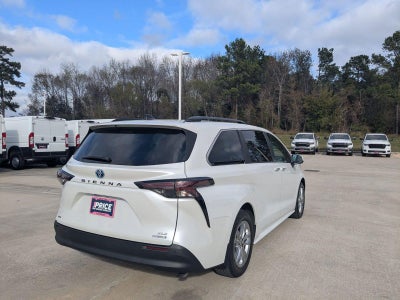 2023 Toyota Sienna XLE