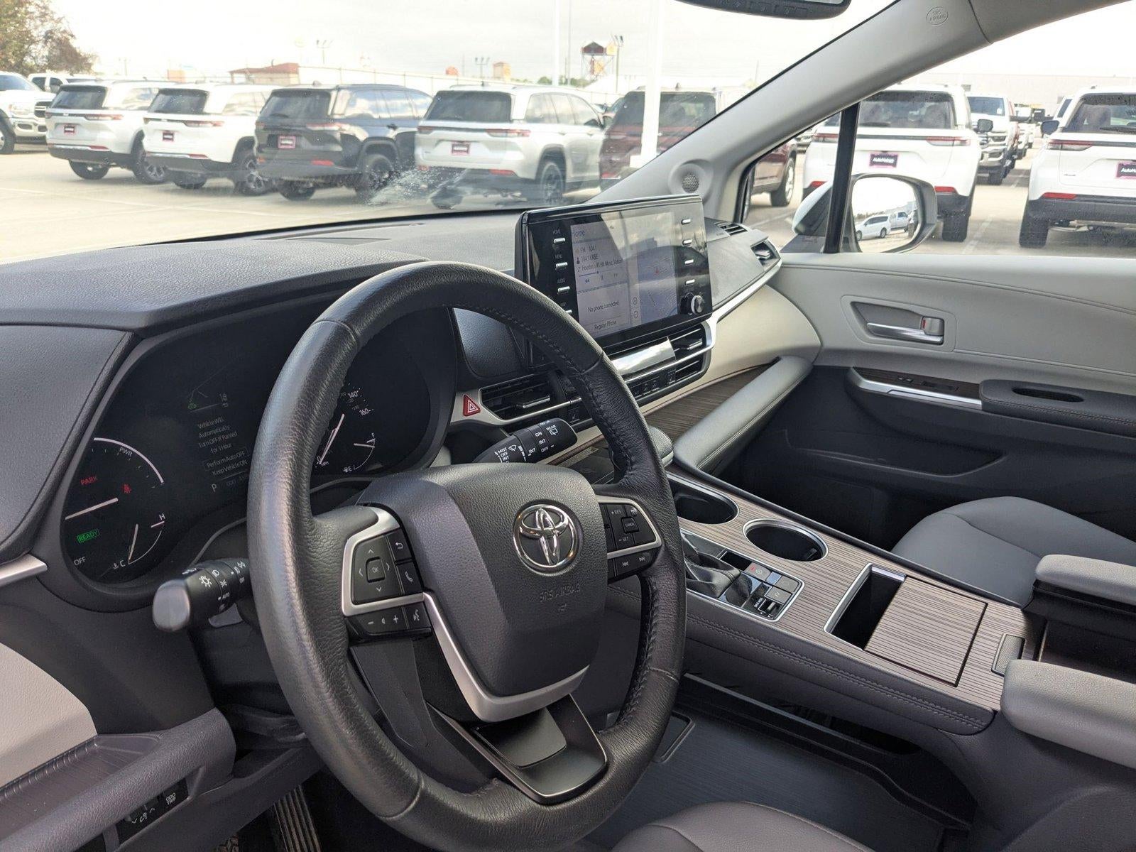 2023 Toyota Sienna XLE