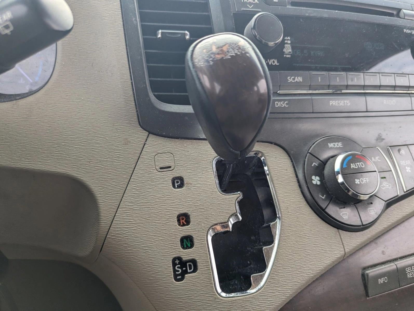 2011 Toyota Sienna XLE AAS