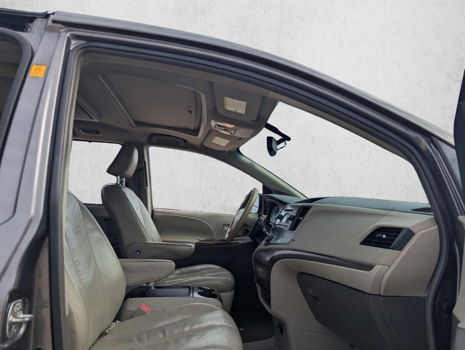 2011 Toyota Sienna XLE AAS