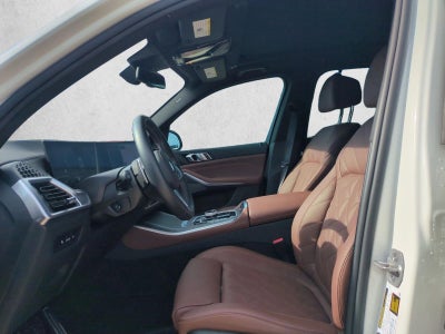 2025 BMW X5 M60i