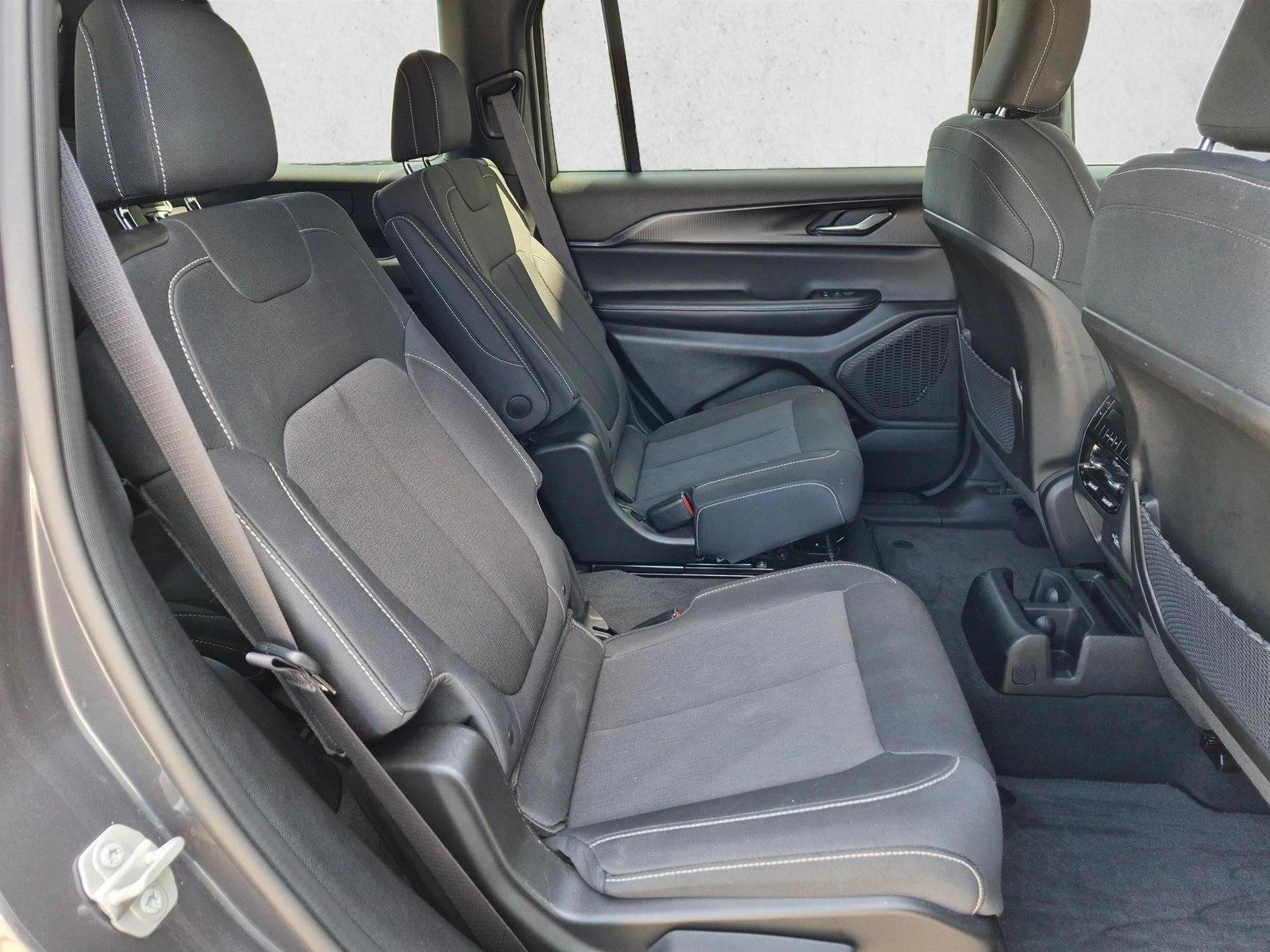 2024 Jeep Grand Cherokee L Laredo 4x4