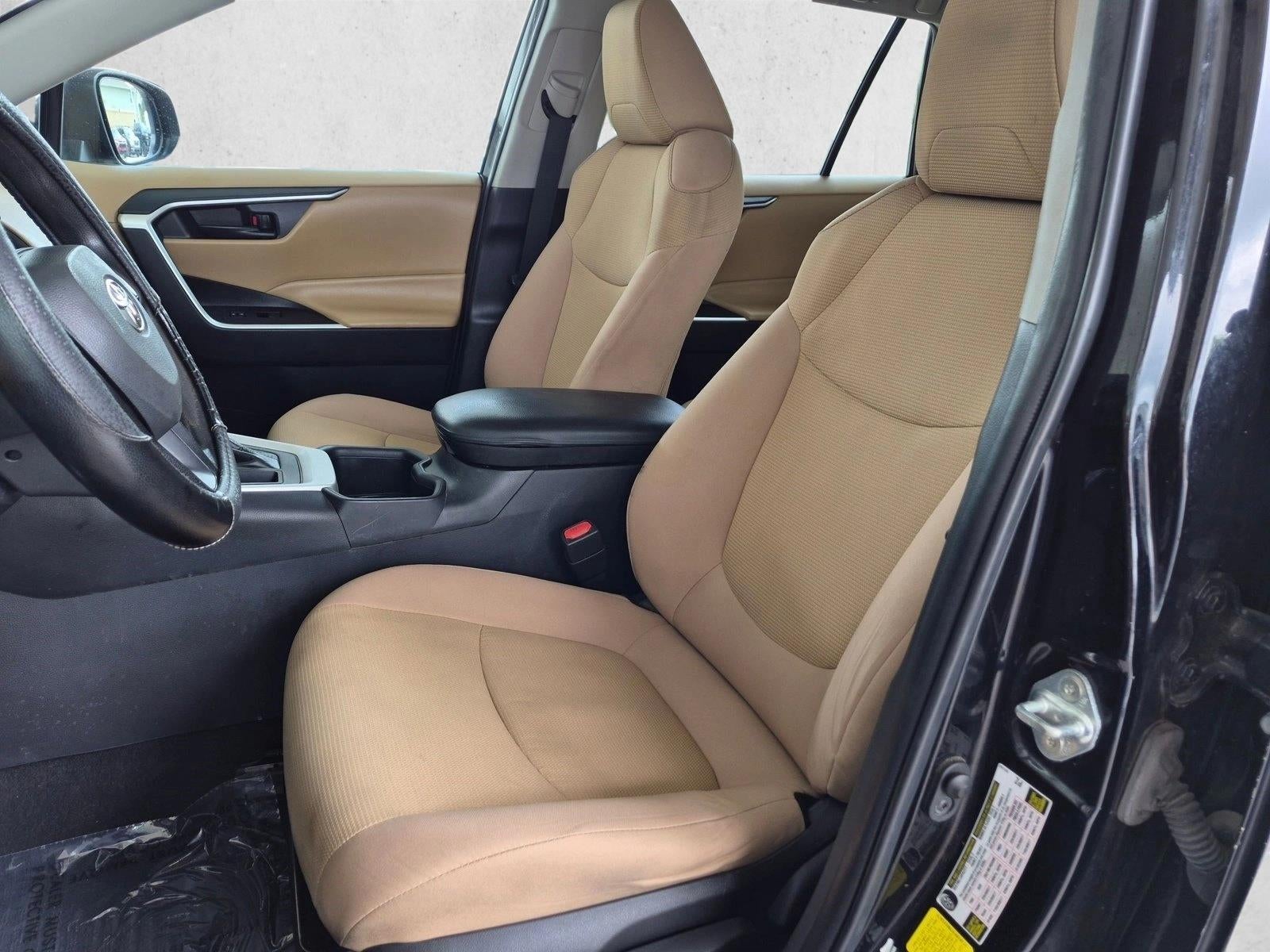 2022 Toyota RAV4 LE FWD (GS)