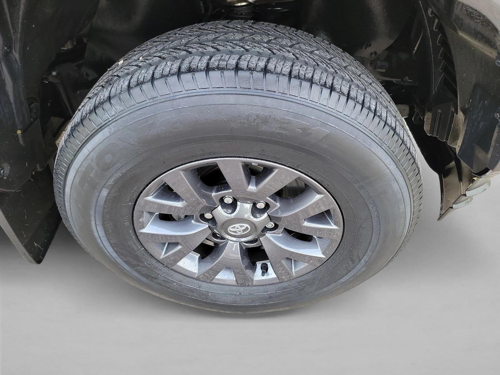 2022 Toyota Tacoma 2WD 2WD SR5 Double Cab 5' Bed V6 AT (GS)