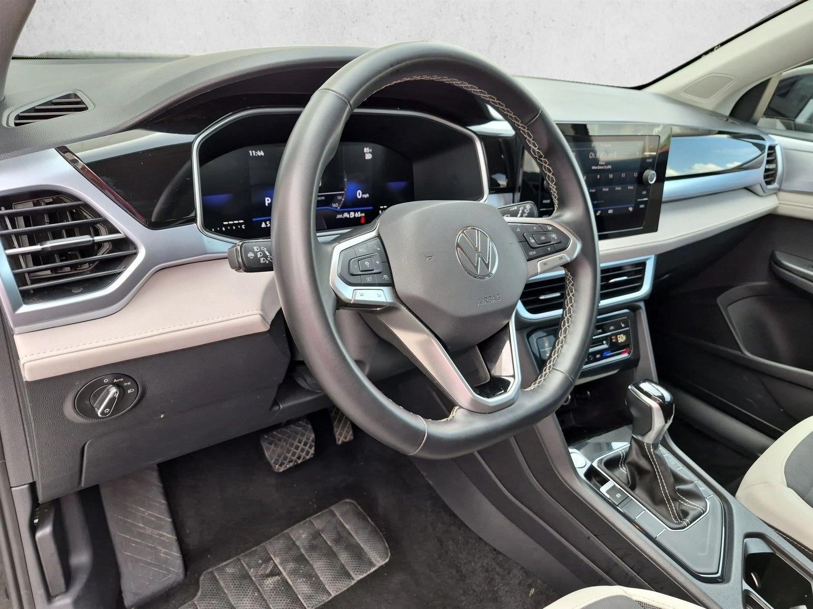 2025 Volkswagen Taos SE FWD