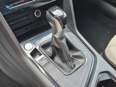 2025 Volkswagen Taos SE FWD