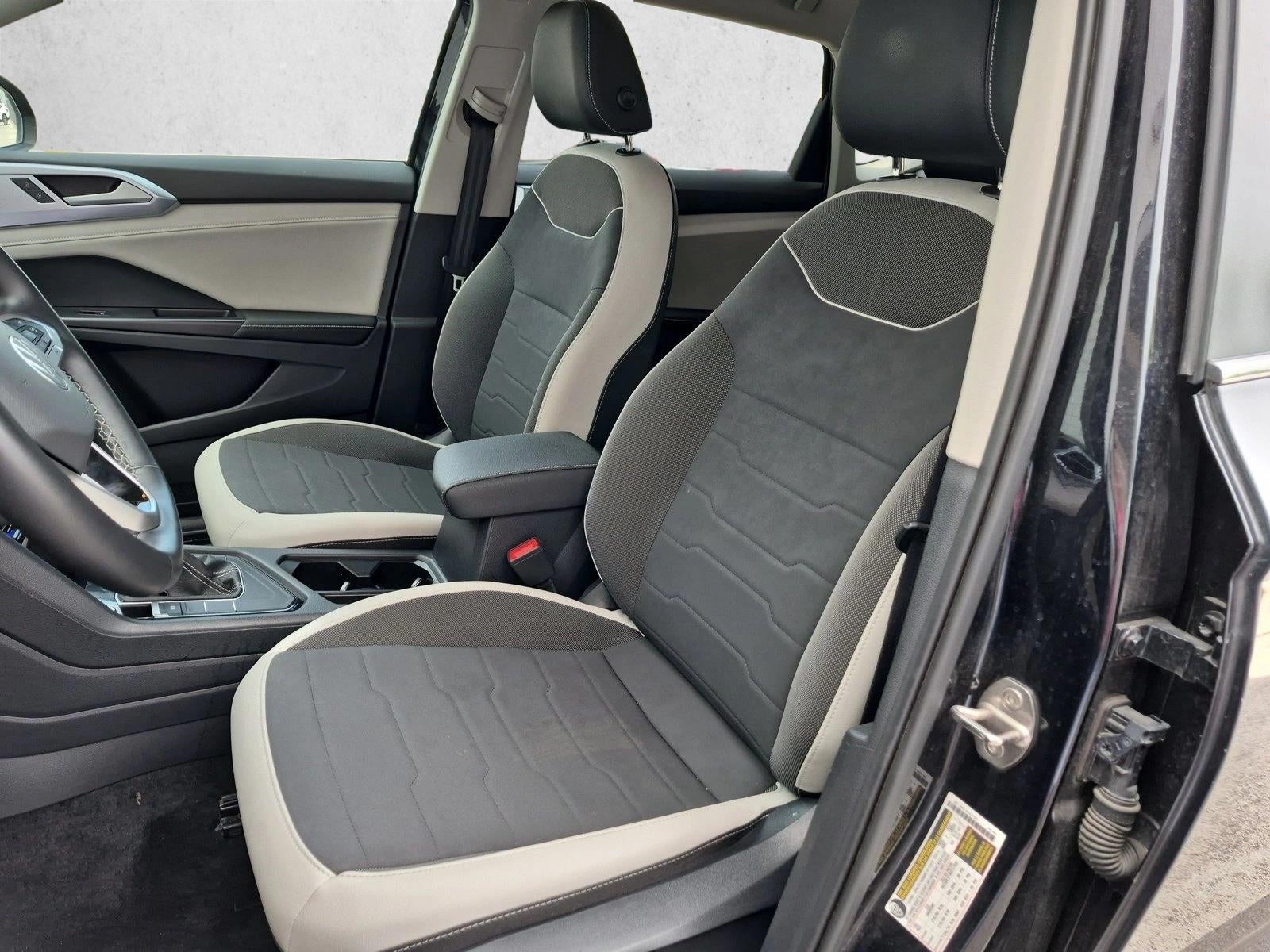 2025 Volkswagen Taos SE FWD