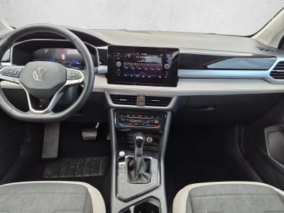 2025 Volkswagen Taos SE FWD