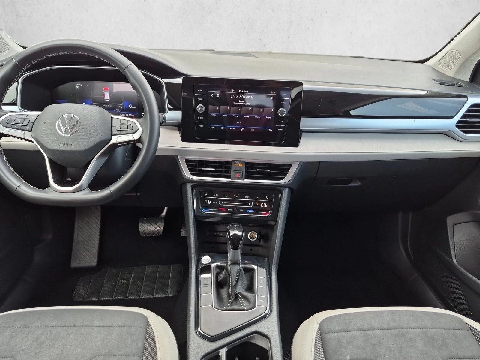 2025 Volkswagen Taos SE FWD