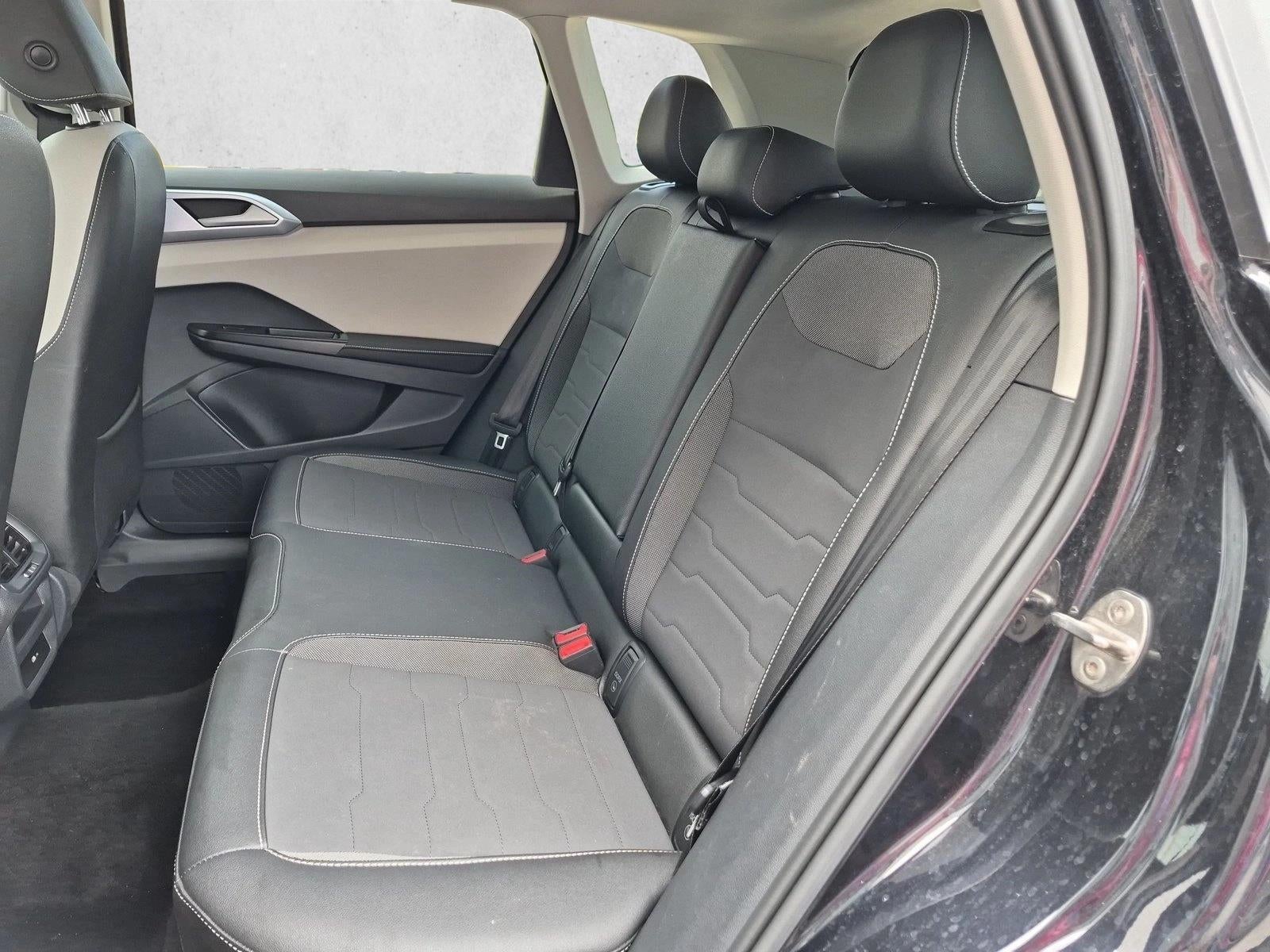 2025 Volkswagen Taos SE FWD
