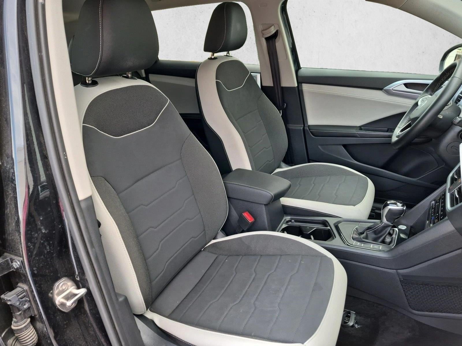 2025 Volkswagen Taos SE FWD