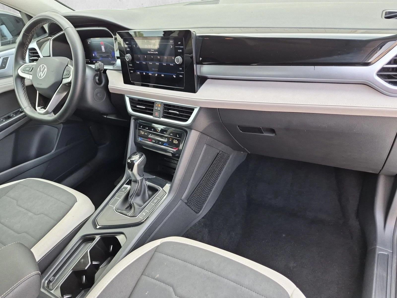 2025 Volkswagen Taos SE FWD