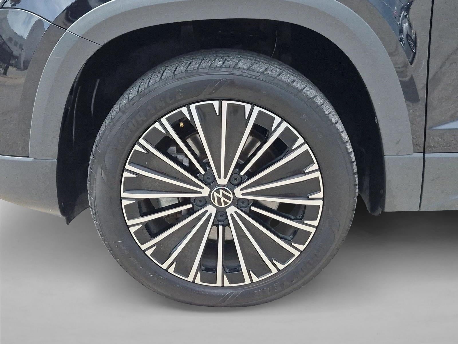 2025 Volkswagen Taos SE FWD