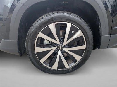 2024 Volkswagen Taos SE FWD