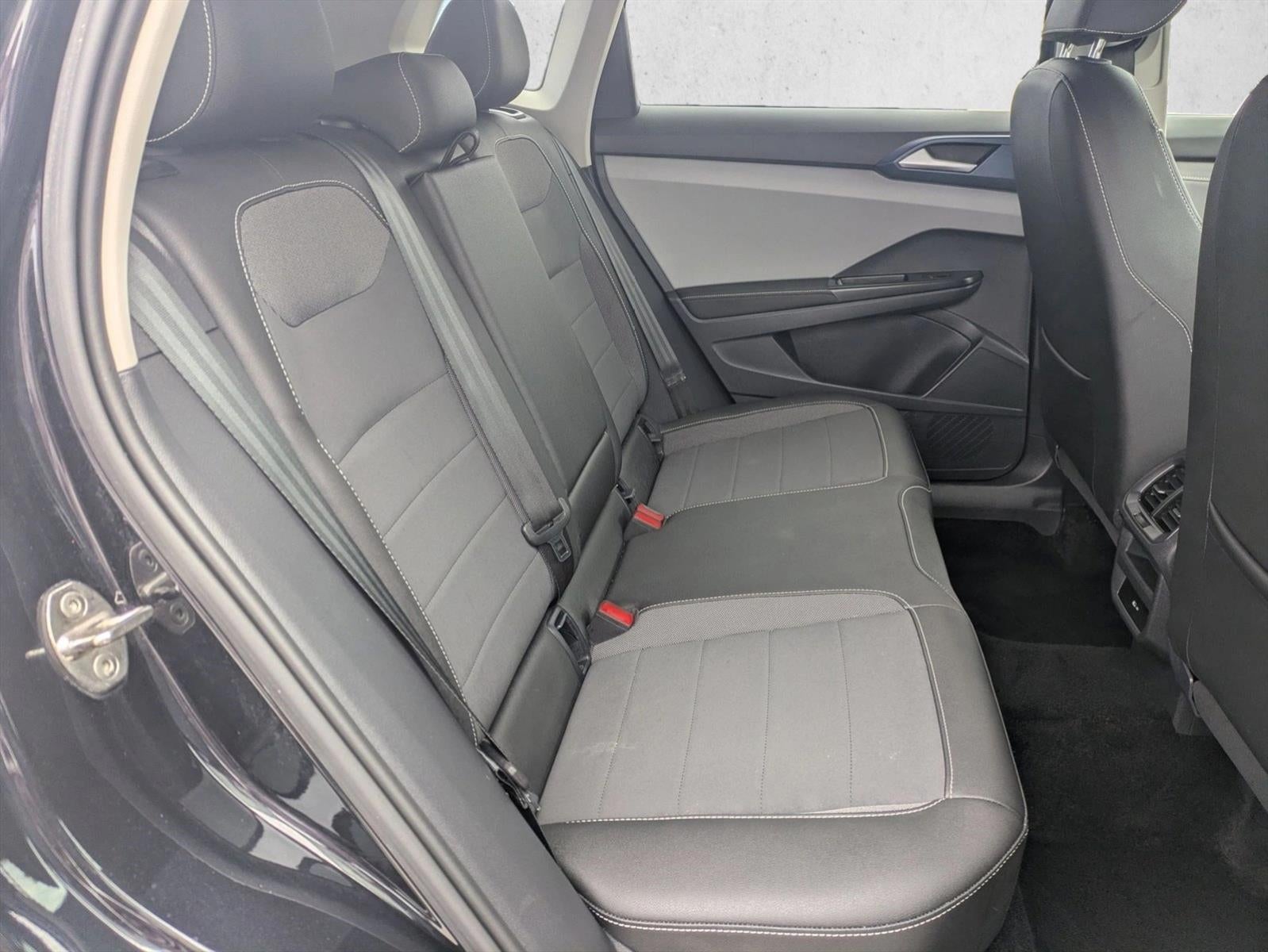 2024 Volkswagen Taos SE FWD