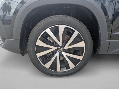 2024 Volkswagen Taos SE FWD
