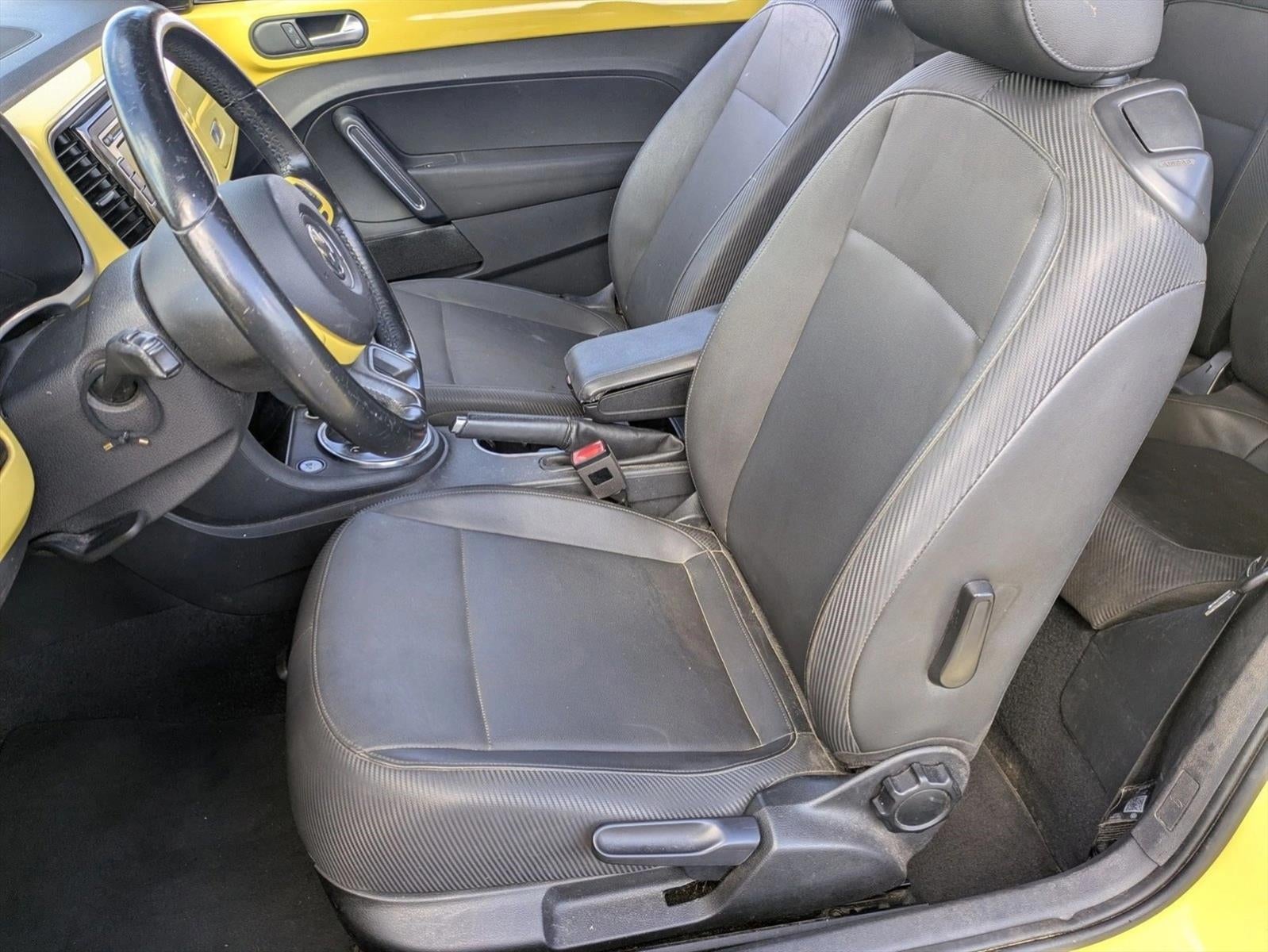 2013 Volkswagen Beetle Convertible 2dr Auto 2.5L