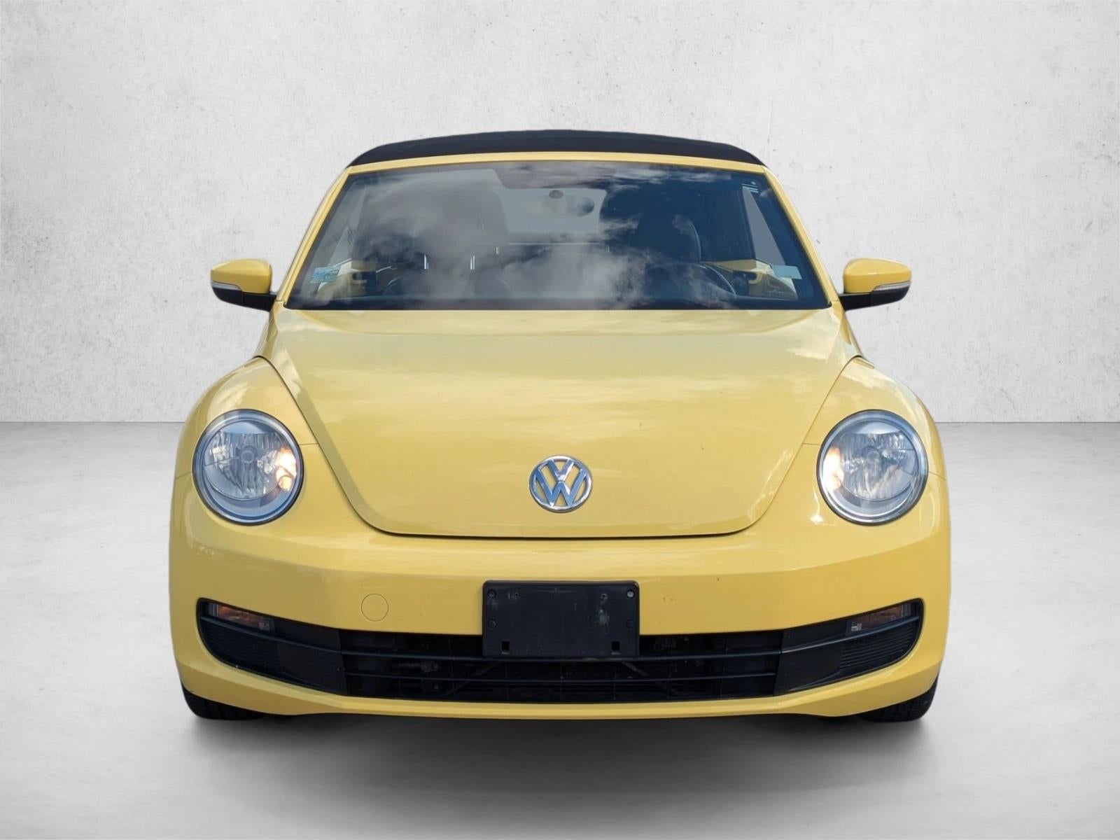 2013 Volkswagen Beetle Convertible 2dr Auto 2.5L