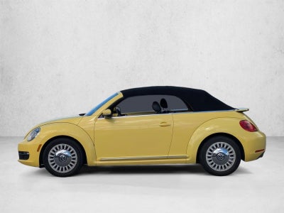 2013 Volkswagen Beetle Convertible 2dr Auto 2.5L