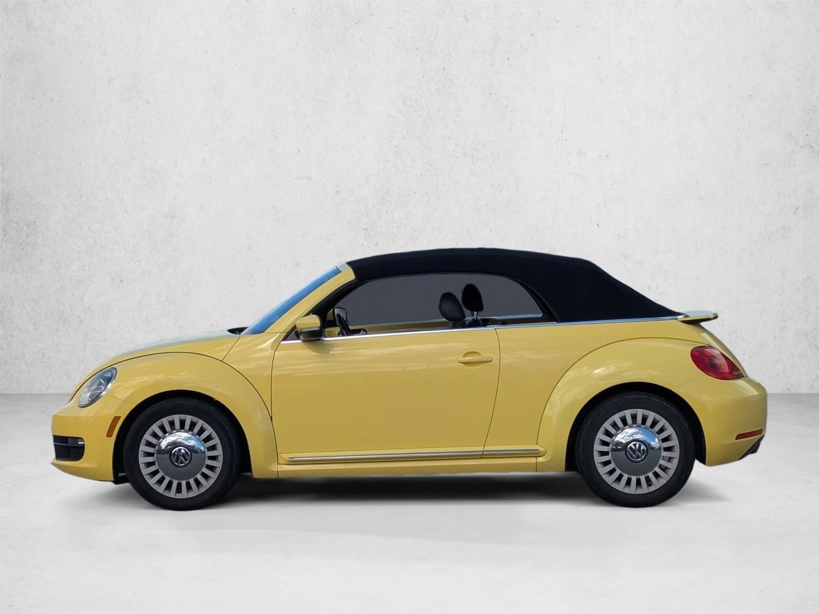 2013 Volkswagen Beetle Convertible 2dr Auto 2.5L