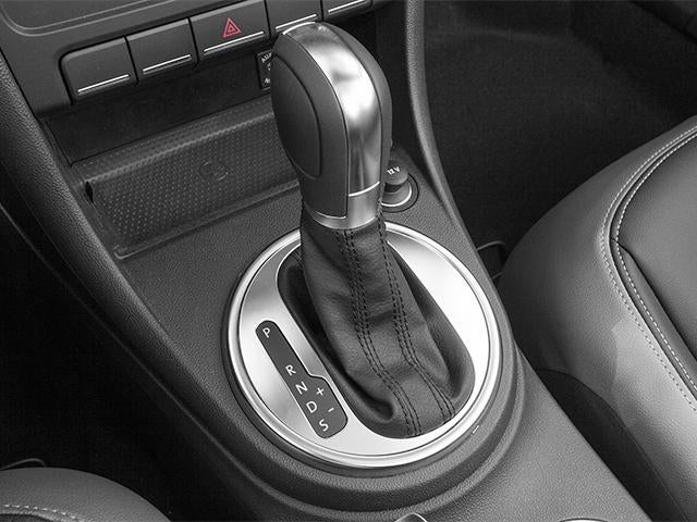 2013 Volkswagen Beetle Convertible 2dr Auto 2.5L